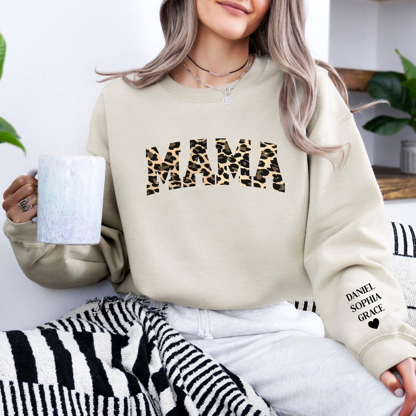 Personalized Mama Sweatshirt in Metallic Leopard Pattern, Personalized Kid Names on Sleeve, Mama Sweater, Gift for Her, Gift for New Mom